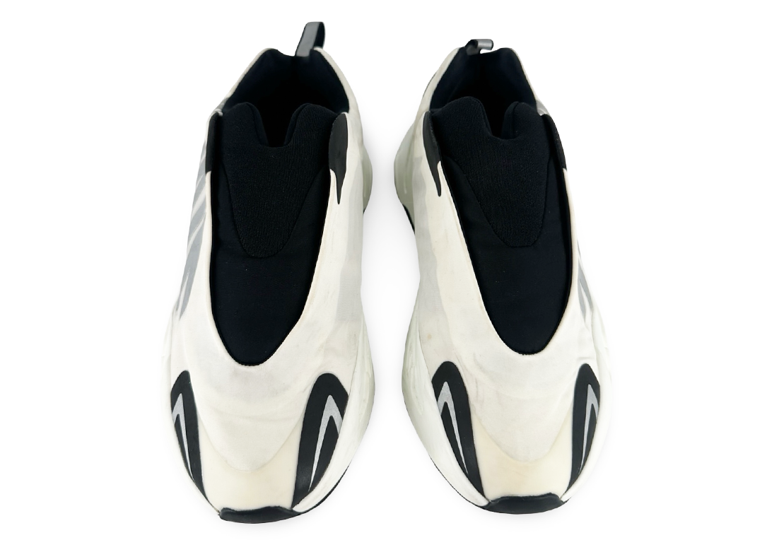 adidas Yeezy Boost 700 MNVN Laceless Analog
