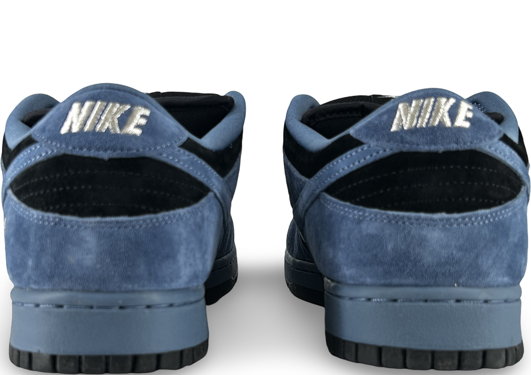 Nike SB Dunk Low
Supreme 94 Ocean Fog