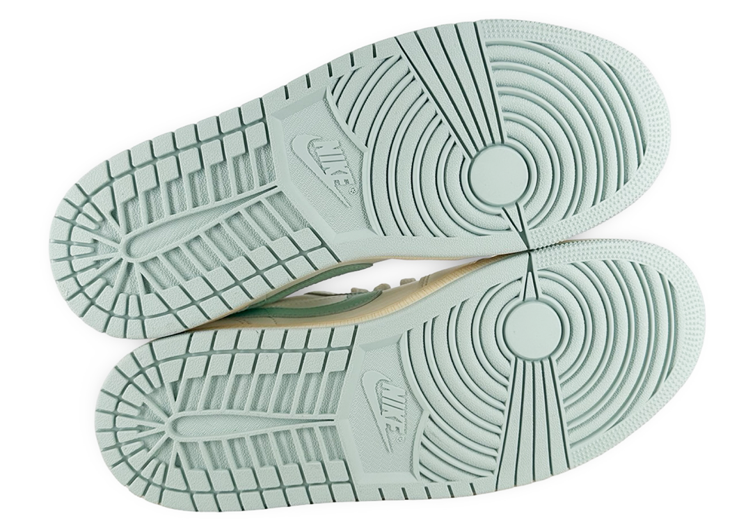 Jordan 1 Low Sail Igloo (Women's)