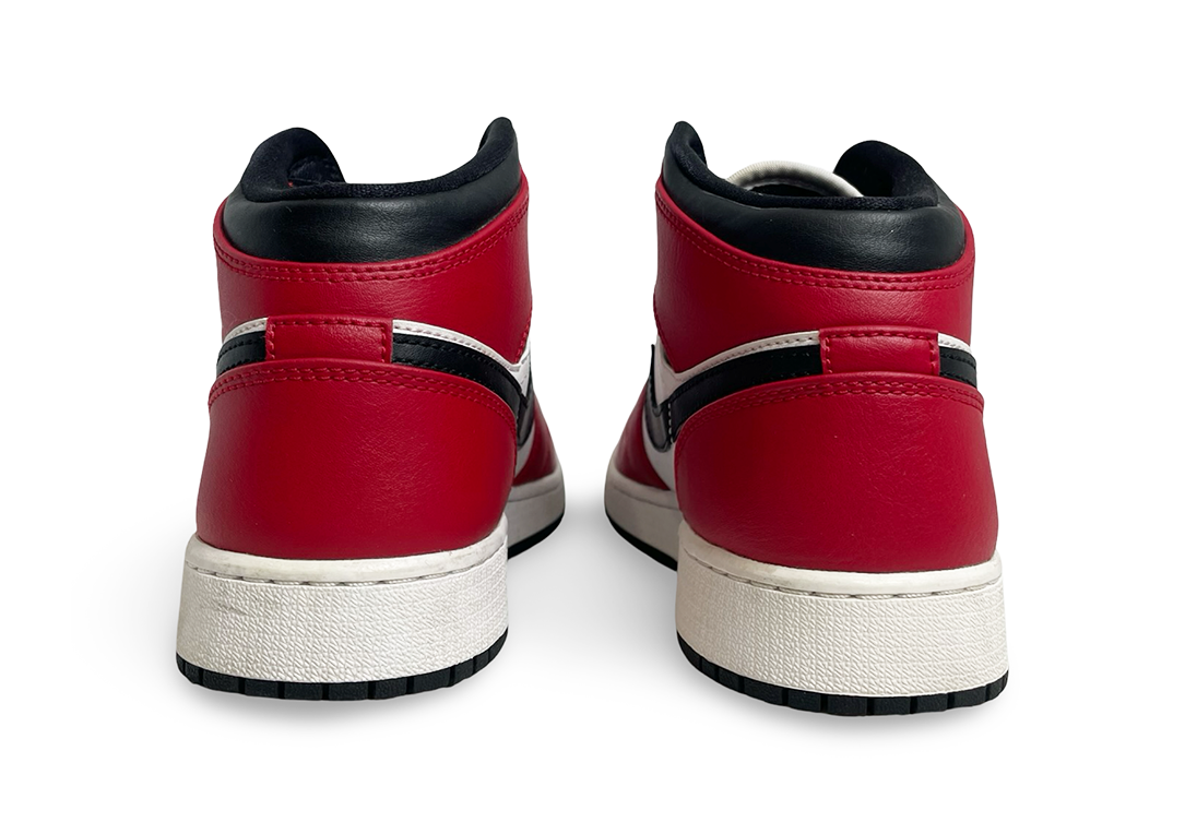 Jordan 1 Mid Chicago (2018)