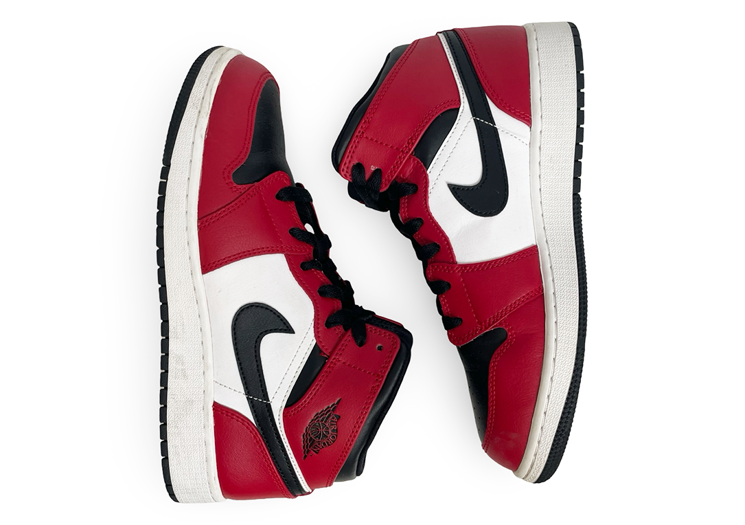 Jordan 1 Mid Chicago (2018)