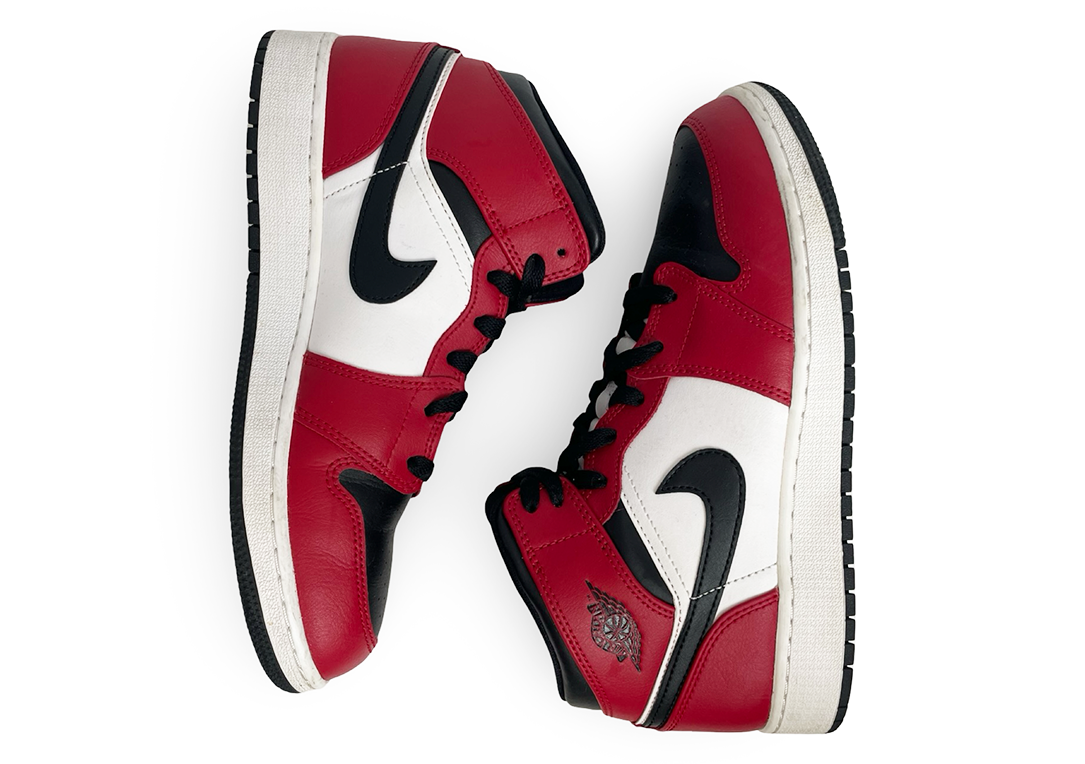 Jordan 1 Mid Chicago (2018)