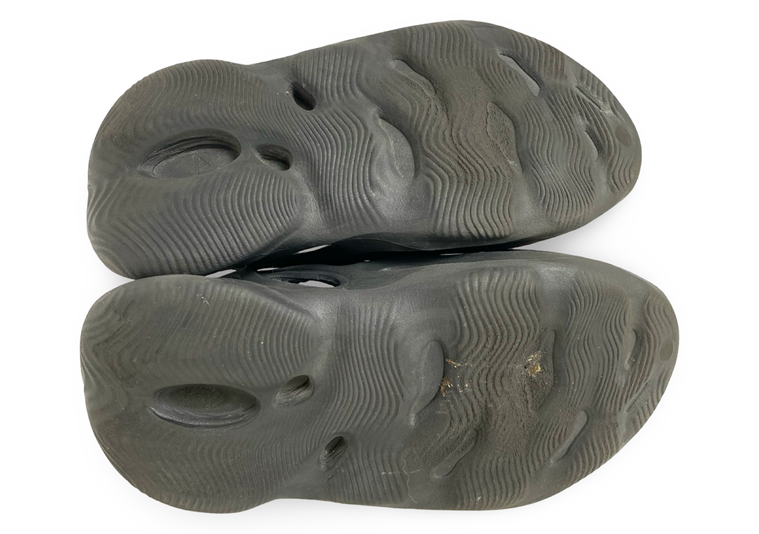 adidas Yeezy Foam RNR Onyx