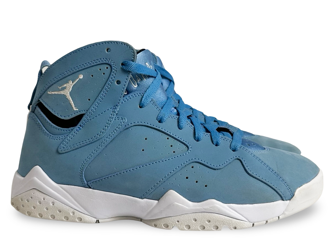 Jordan 7 Retro Pantone