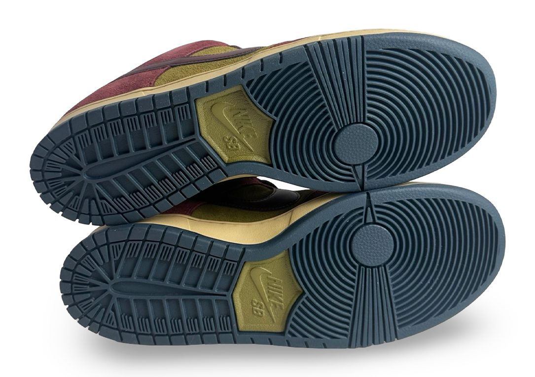 Nike SB Dunk Low Dark Team Red Olive Flak