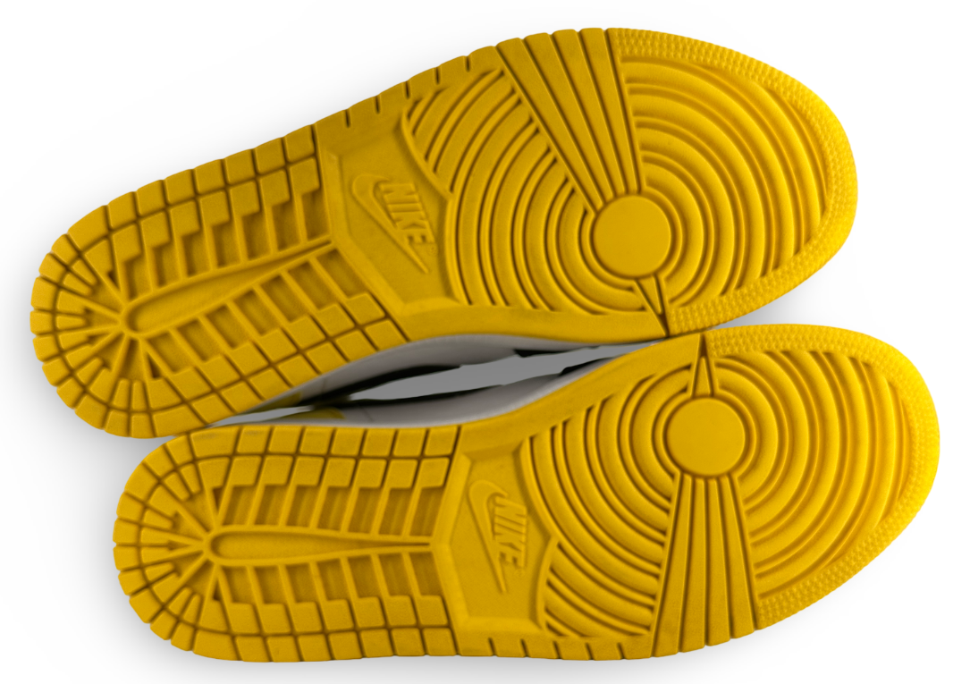 Jordan 1 Mid Yellow Toe Black