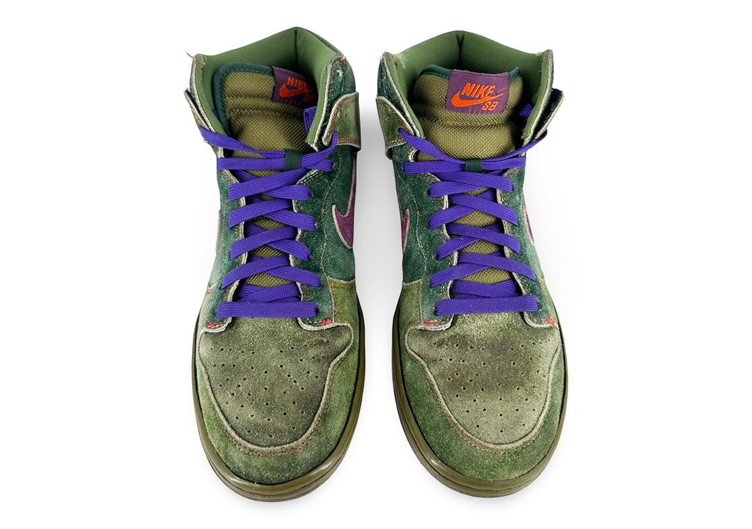 Nike SB Dunk High Skunk 420