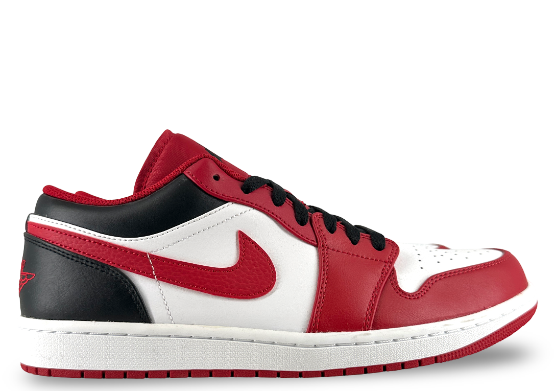 Jordan 1 Low Bulls