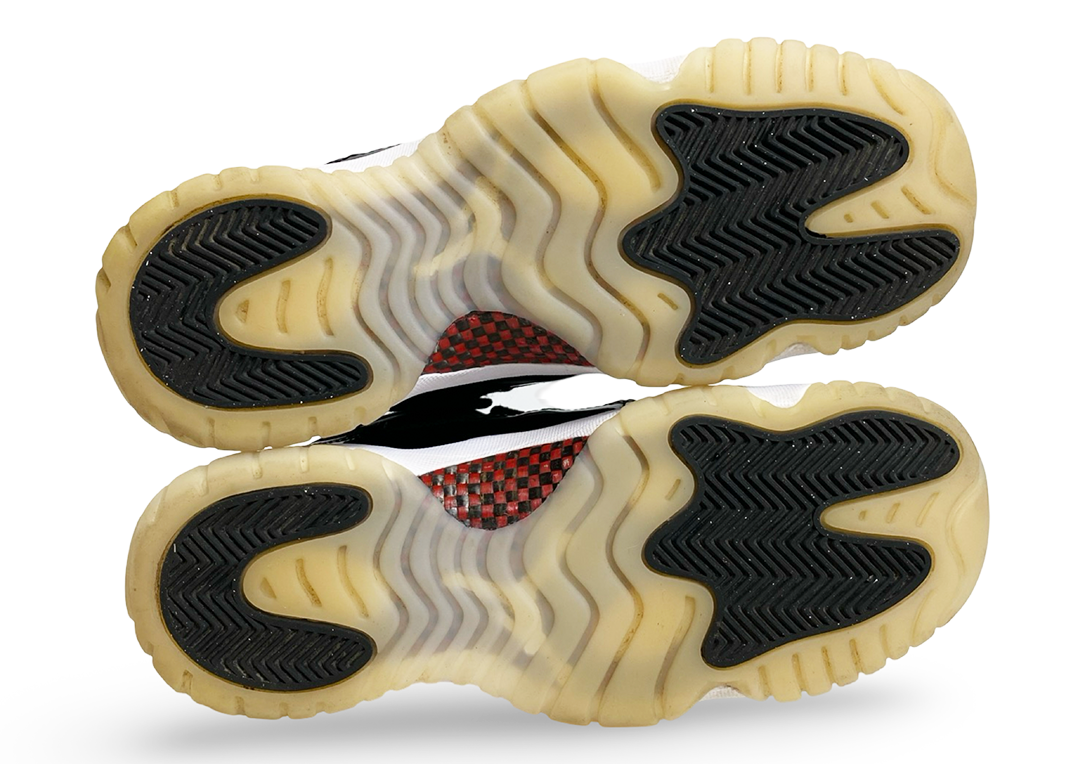 Jordan 11 Low 72-10 (2015)