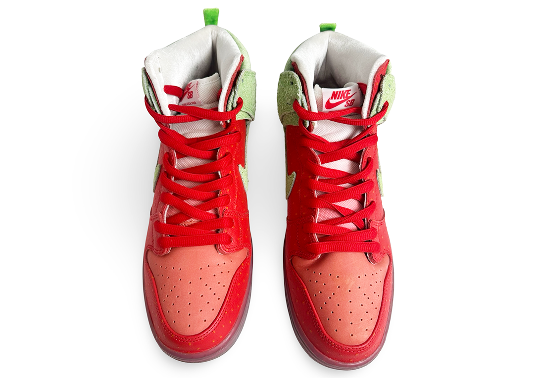 Nike SB Dunk High Strawberry Cough