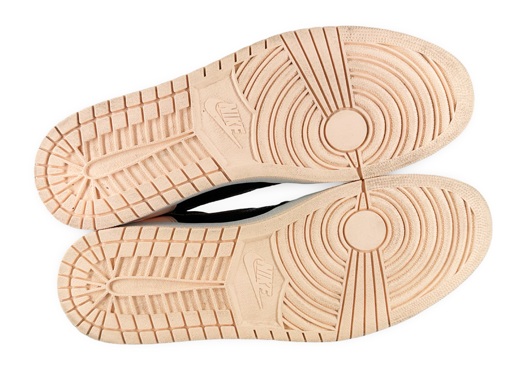 Jordan 1 Retro High Black Crimson Tint