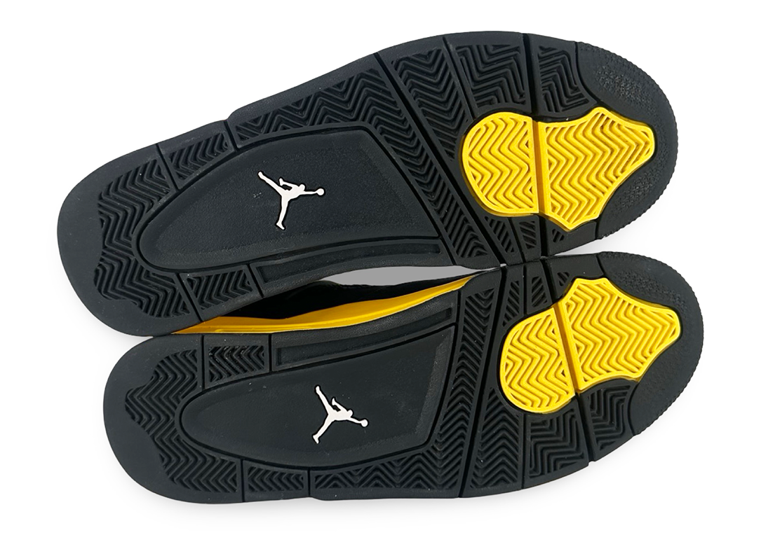 Jordan 4 Retro Thunder (2023)