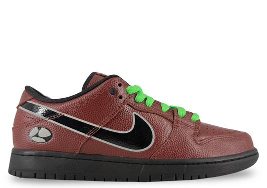Nike SB Dunk Low Limosine Skateboards