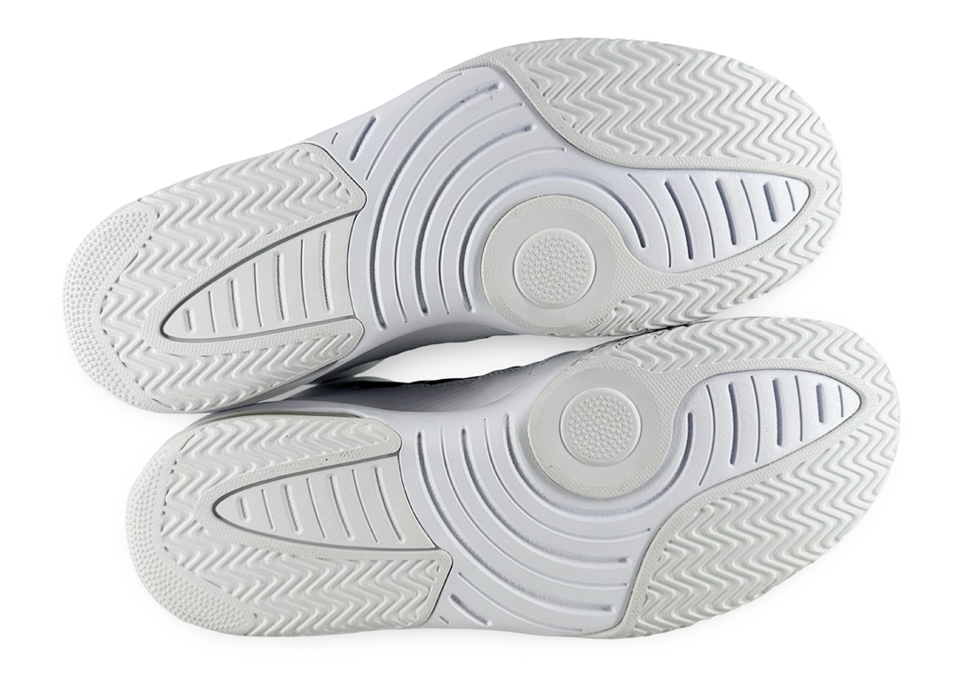 Jordan Max Aura White Black