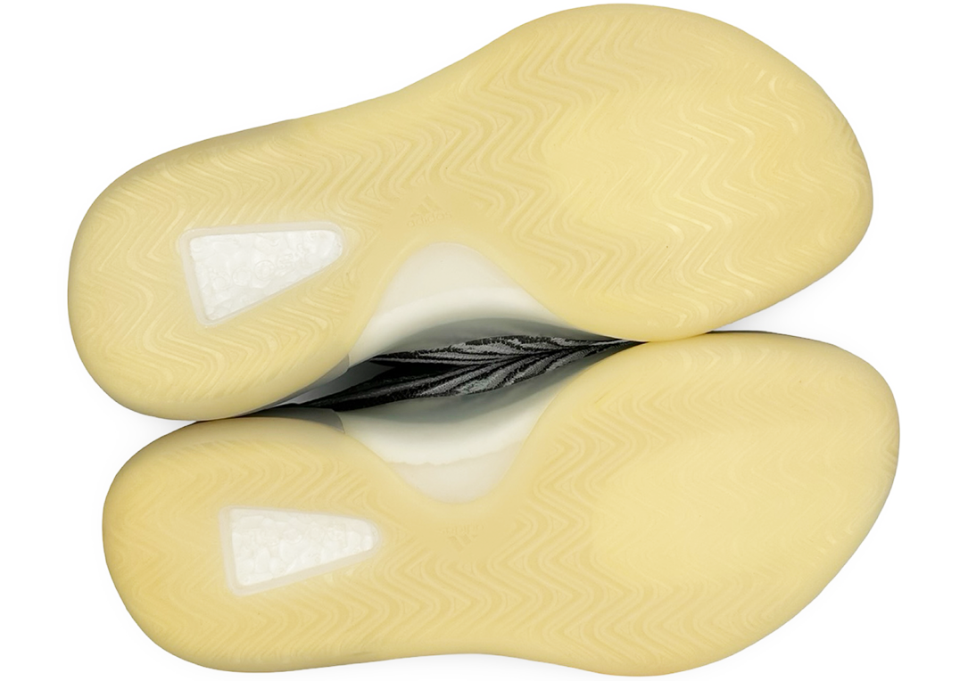 adidas Yeezy QNTM (Lifestyle Model)