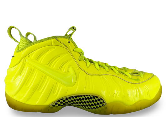 Nike Air Foamposite Pro Volt (2021)