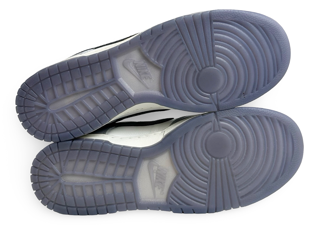Nike Dunk Low SE Light Carbon