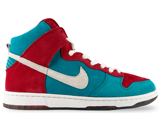 Nike SB Dunk High Bloody Gums