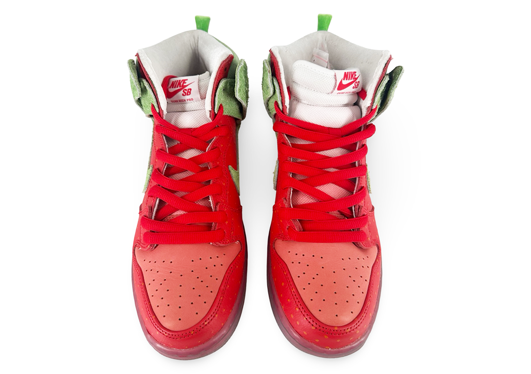 Nike SB Dunk High Strawberry Cough