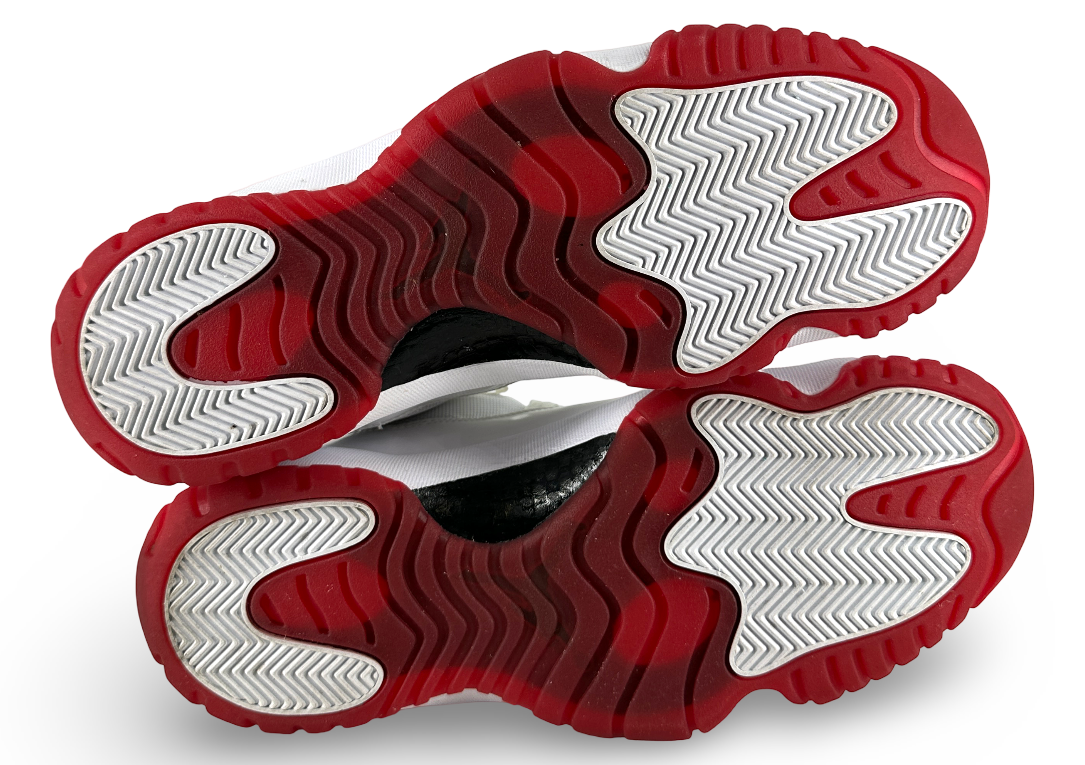 Jordan 11 Retro Low White Red (2012)