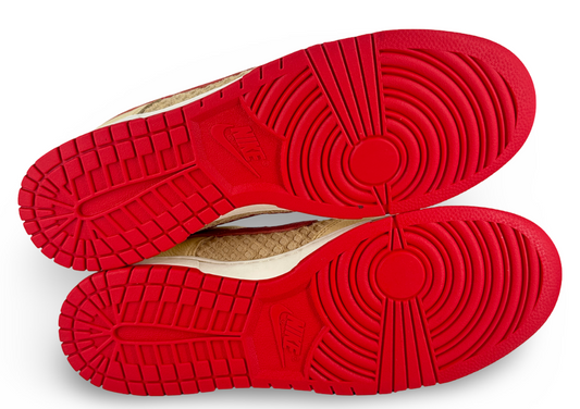 Nike Dunk Low Retro SE Strawberry Waffle