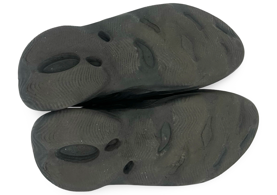 adidas Yeezy Foam RNR Onyx