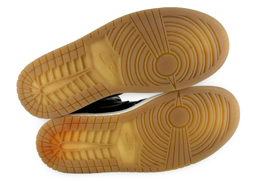 Jordan 1 Retro High OG Black Metallic Gold