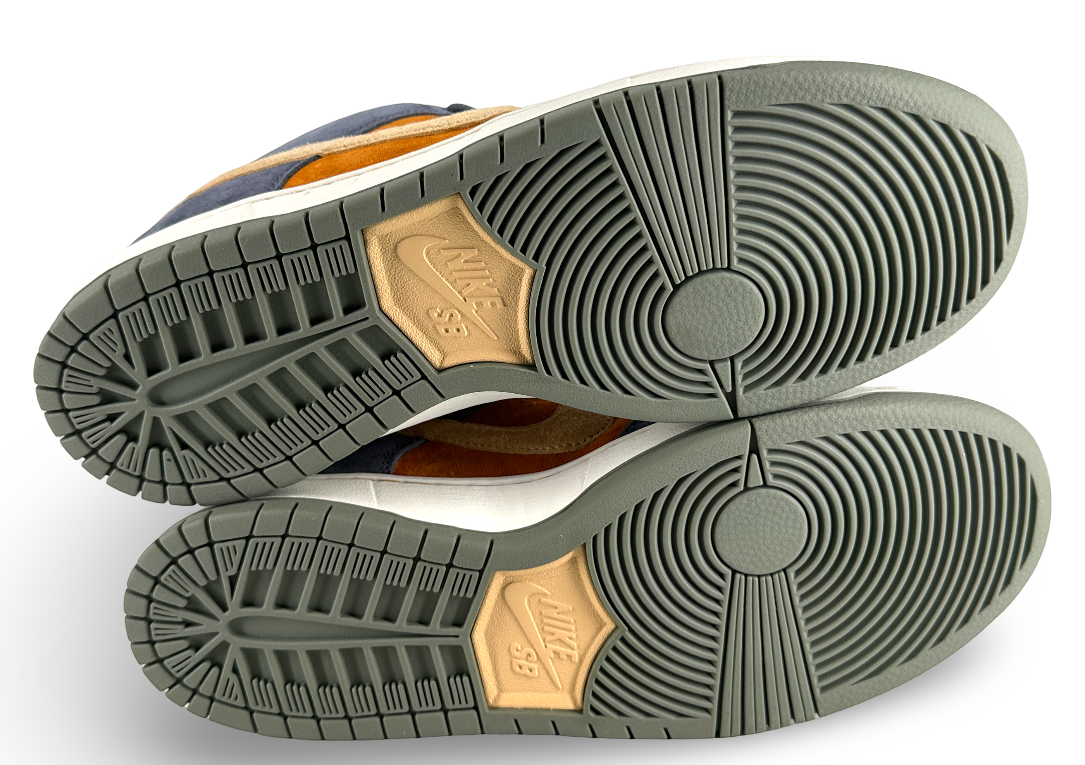 Nike SB Dunk Low Light Carbon Monarch