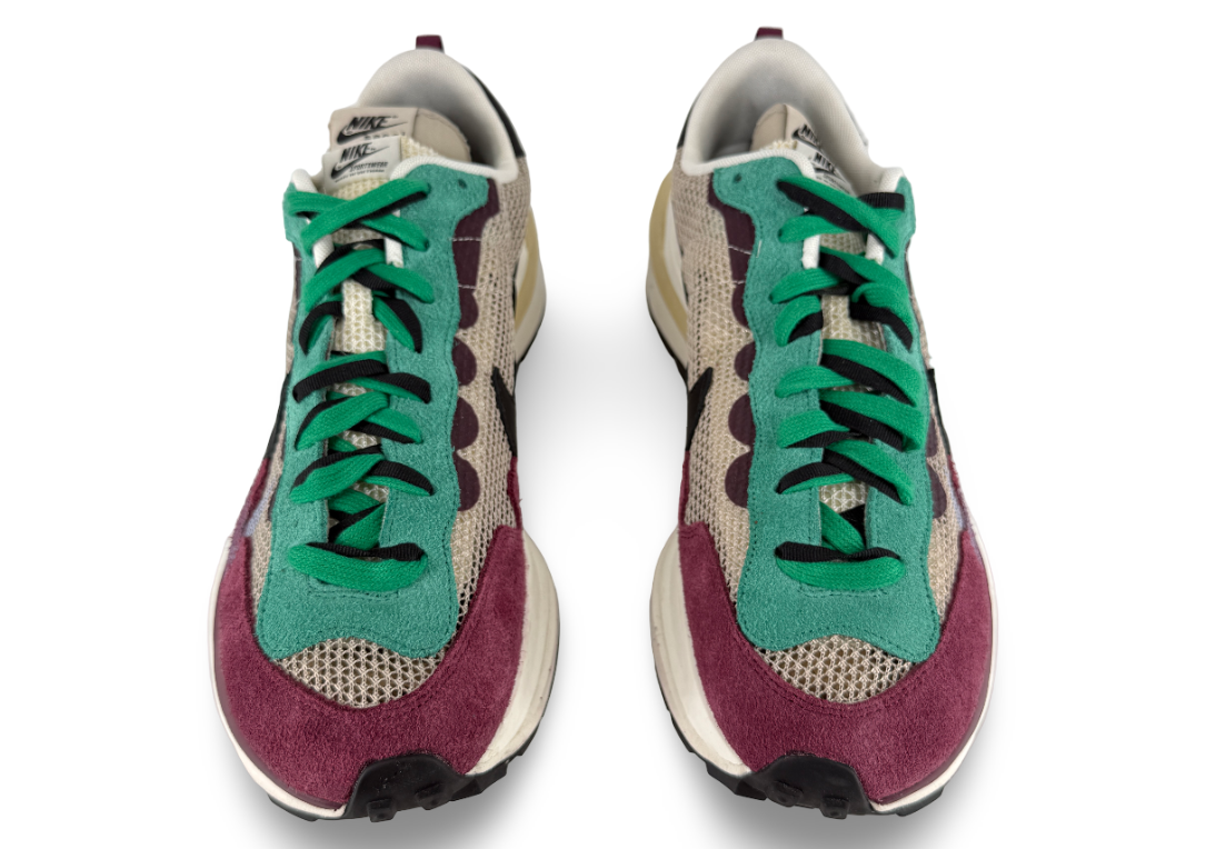 Nike Vaporwaffle sacai Villain Red Neptune Green