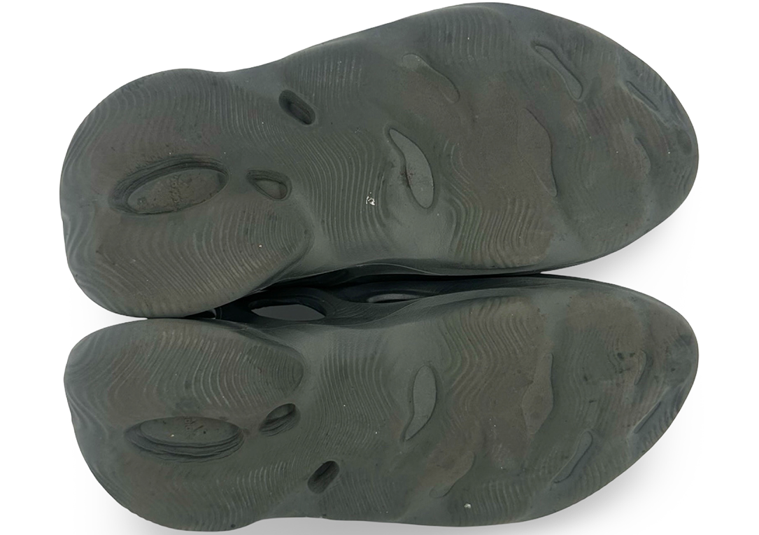 adidas Yeezy Foam RNR Onyx