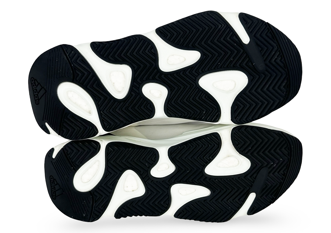adidas Yeezy Boost 700 MNVN Laceless Analog