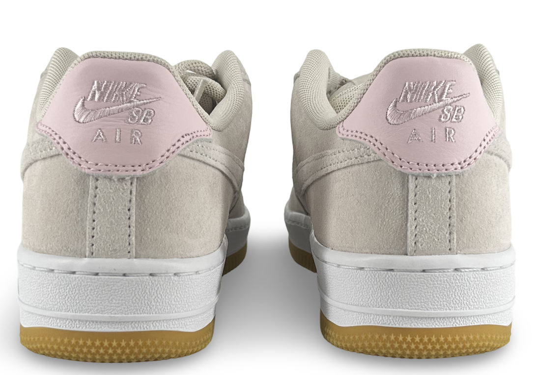 Nike Air Force 1 Low SB
Light Orewood Brown Pink