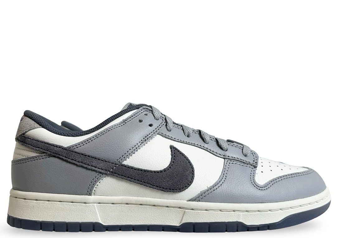 Nike Dunk Low SE Light Carbon