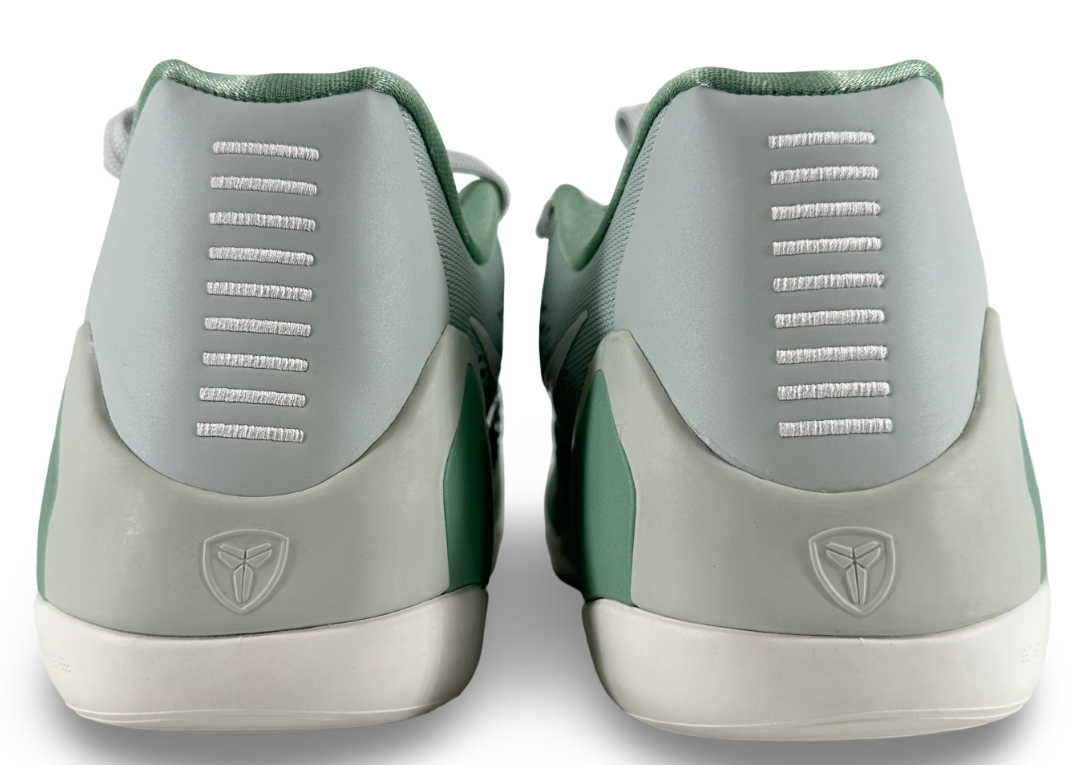 Nike Kobe 9 EM Low Protro Light Silver Steam