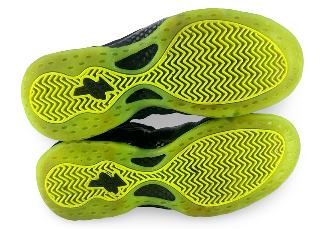 Nike Air Foamposite One Black Volt