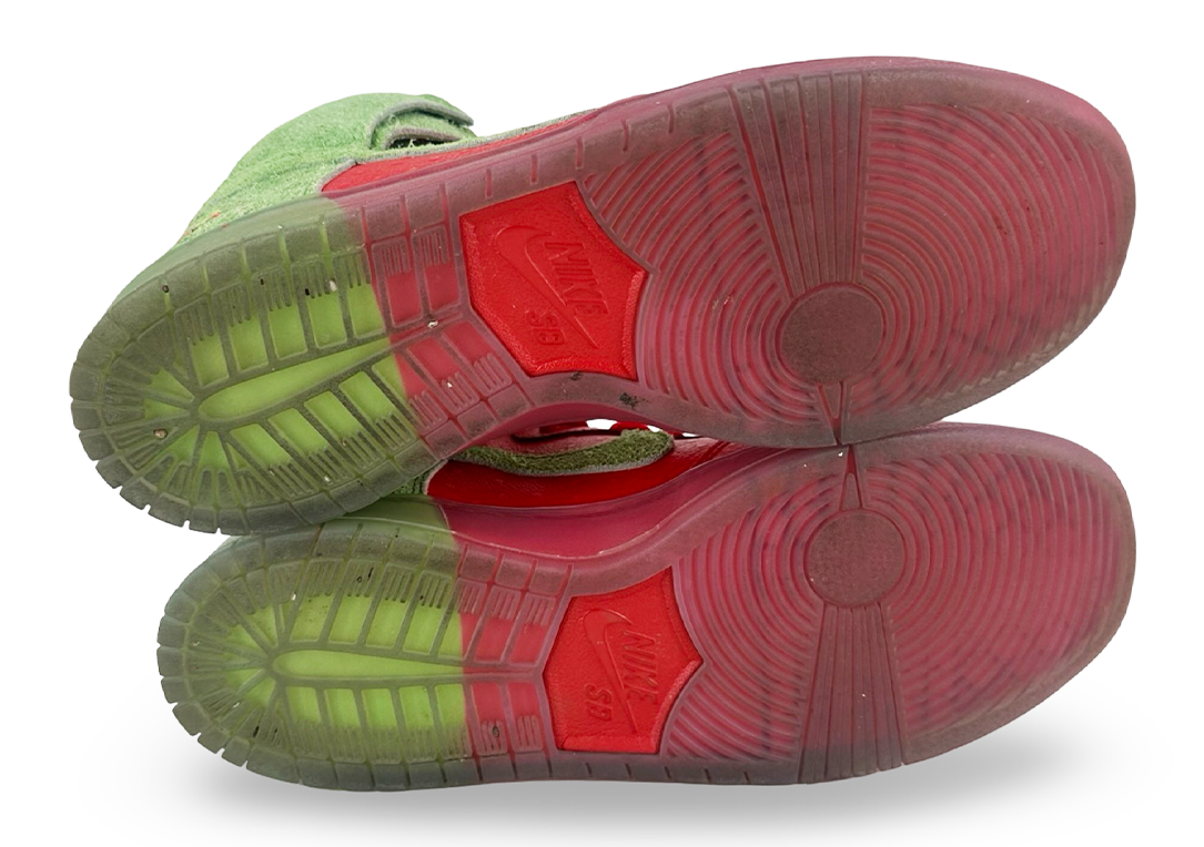 Nike SB Dunk High Strawberry Cough