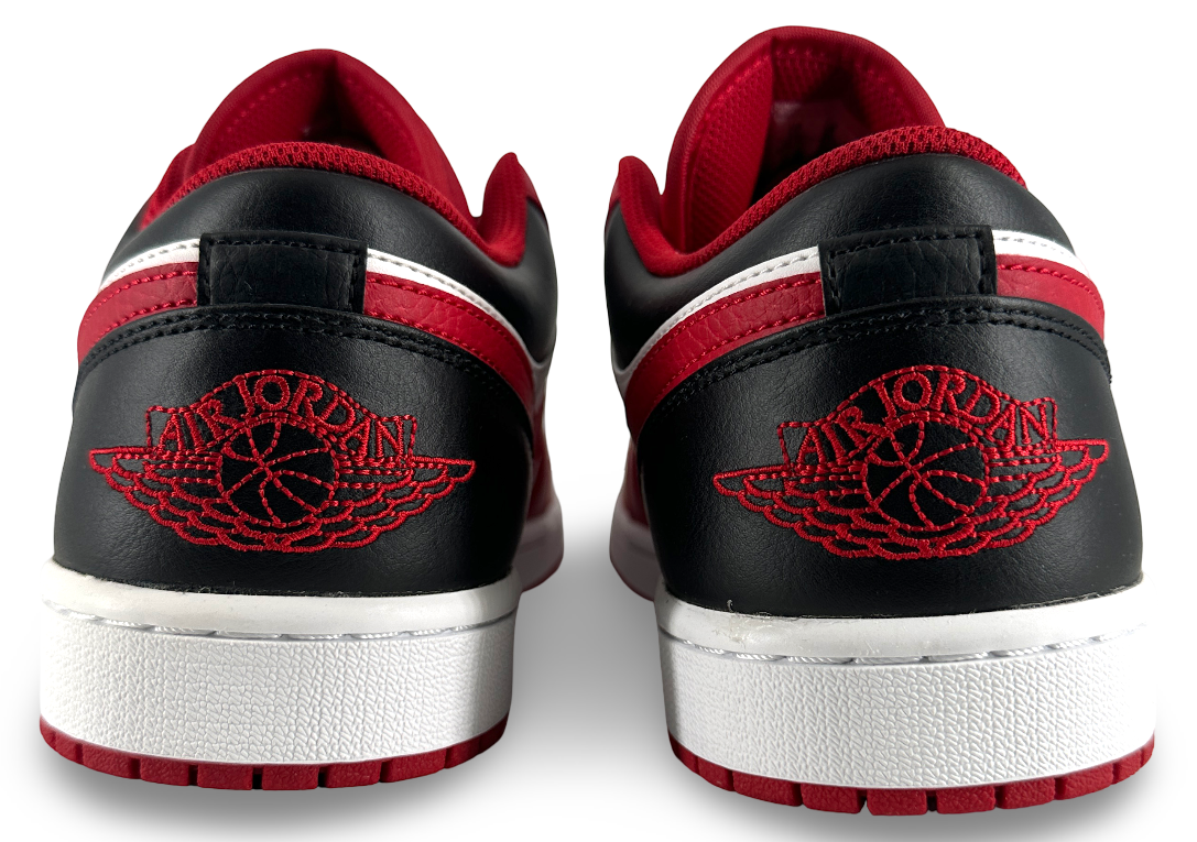 Jordan 1 Low Bulls
