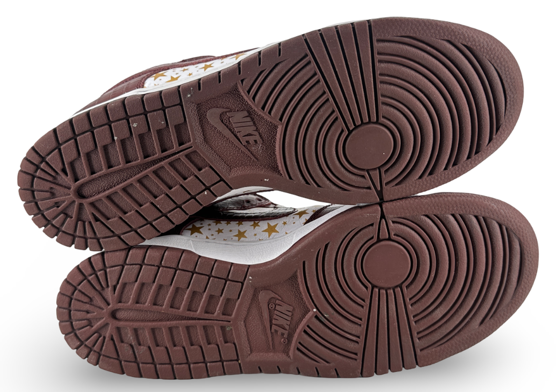 Nike SB Dunk Low Supreme Stars Barkroot Brown (2021)