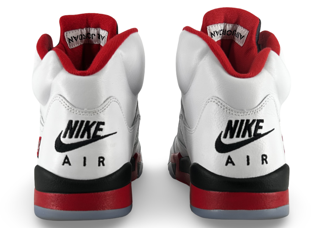 Jordan 5 Retro
Fire Red Black Tongue (2025)