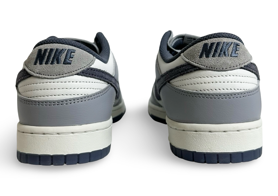 Nike Dunk Low SE Light Carbon