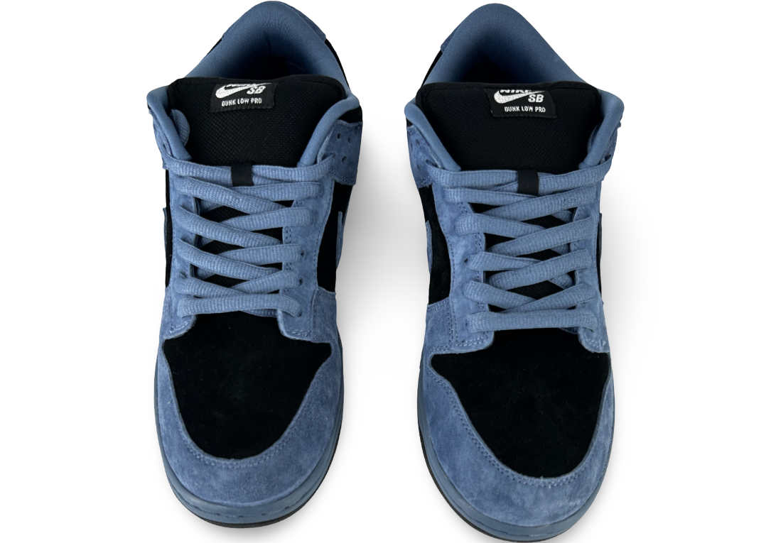 Nike SB Dunk Low
Supreme 94 Ocean Fog