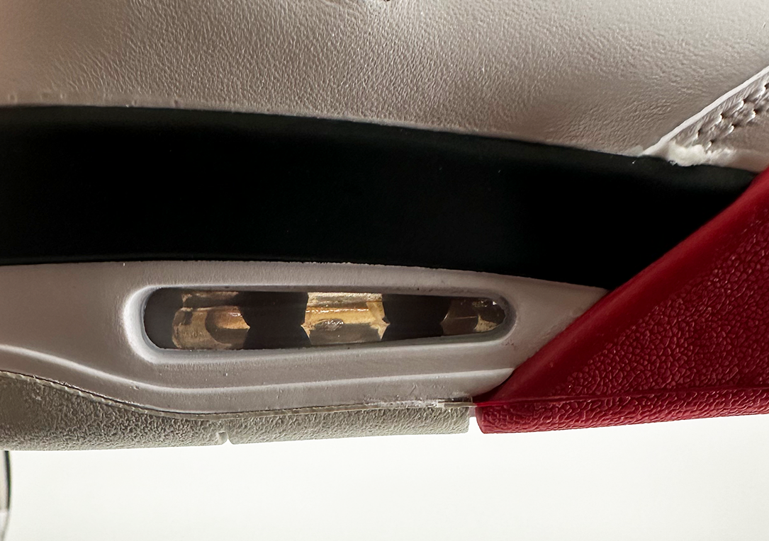 Jordan 4 Retro Fire Red (2012)