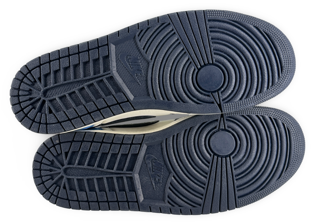 Jordan 1 Low OG Obsidian UNC
