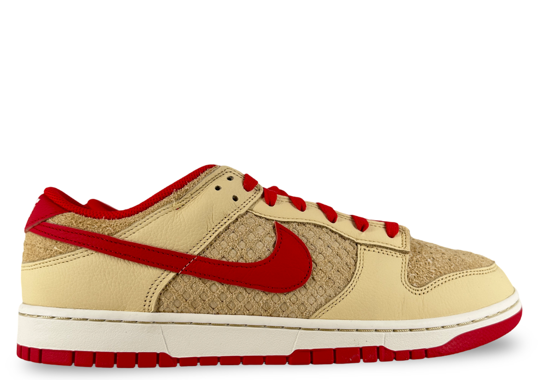 Nike Dunk Low Retro SE Strawberry Waffle