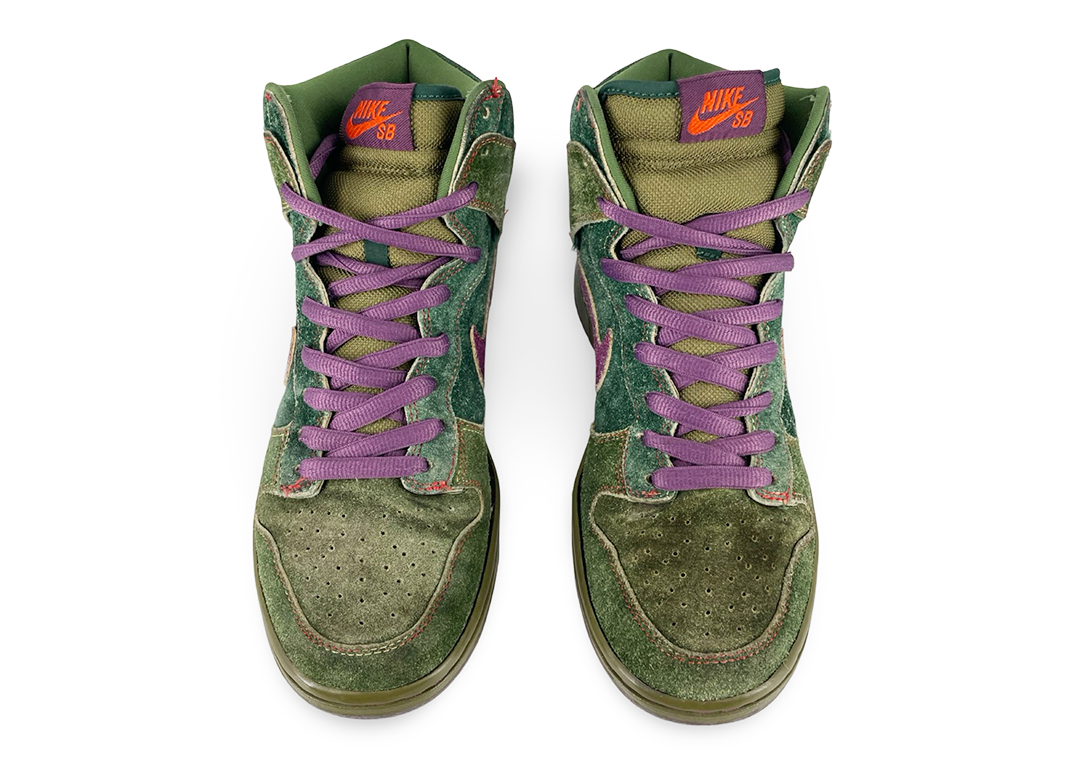 Nike SB Dunk High Skunk 420