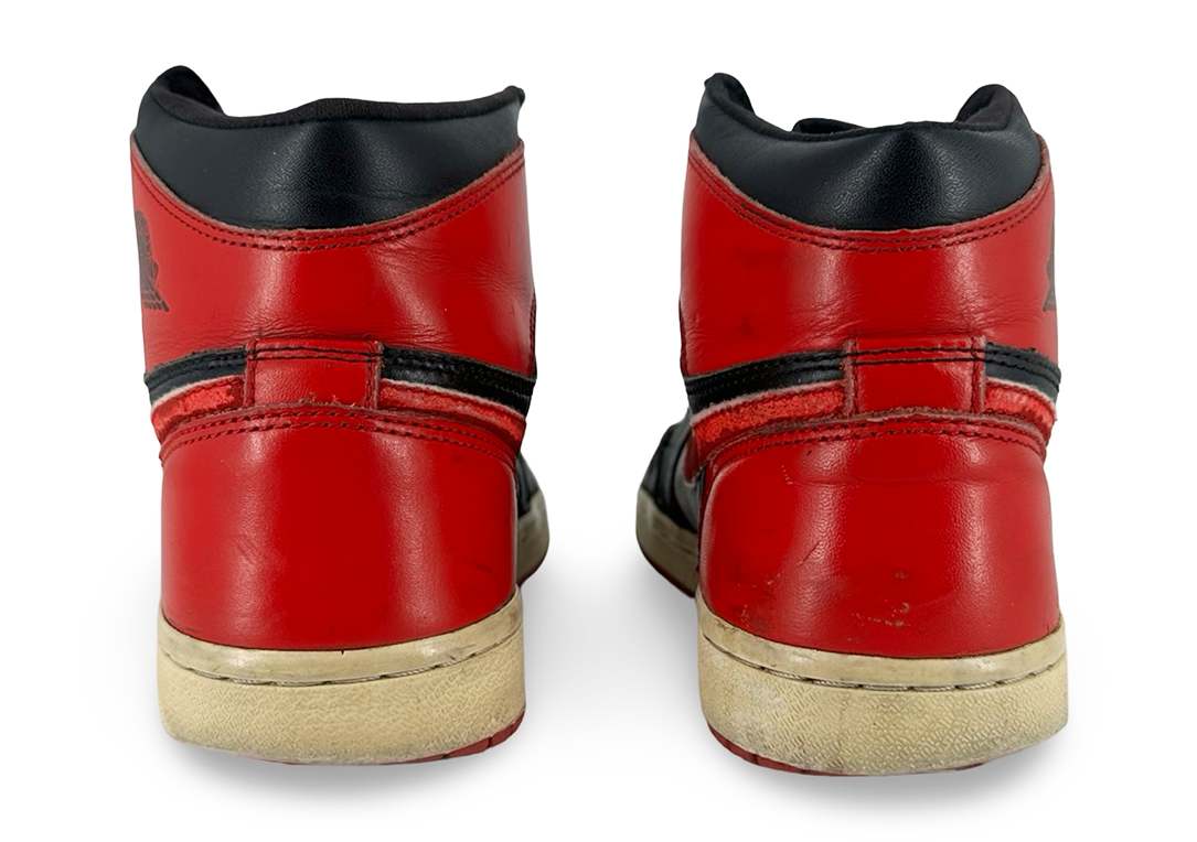 Jordan 1 Retro Bred (2001)