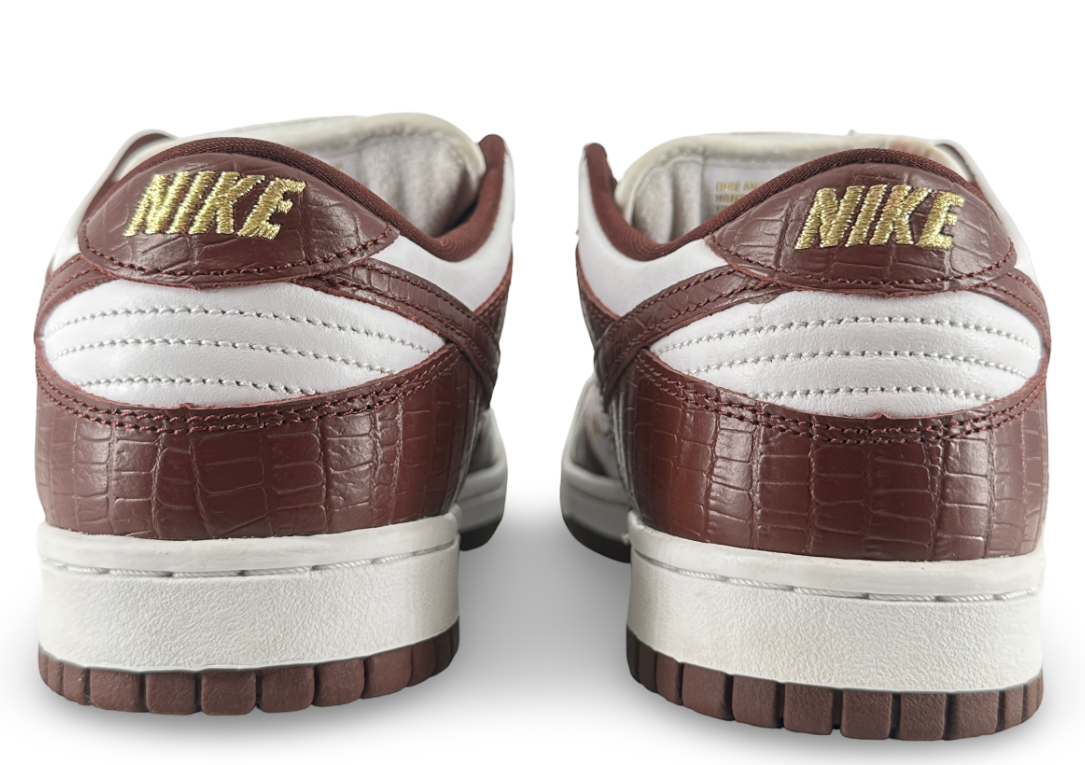 Nike SB Dunk Low Supreme Stars Barkroot Brown (2021)