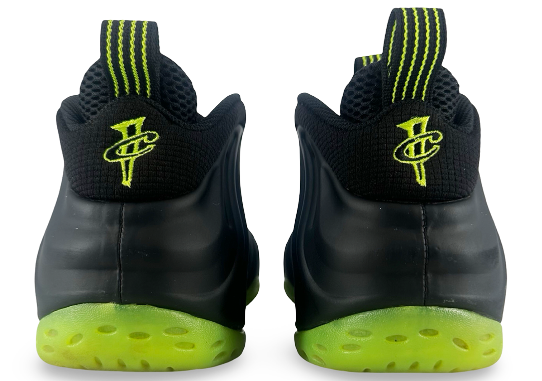 Nike Air Foamposite One Black Volt