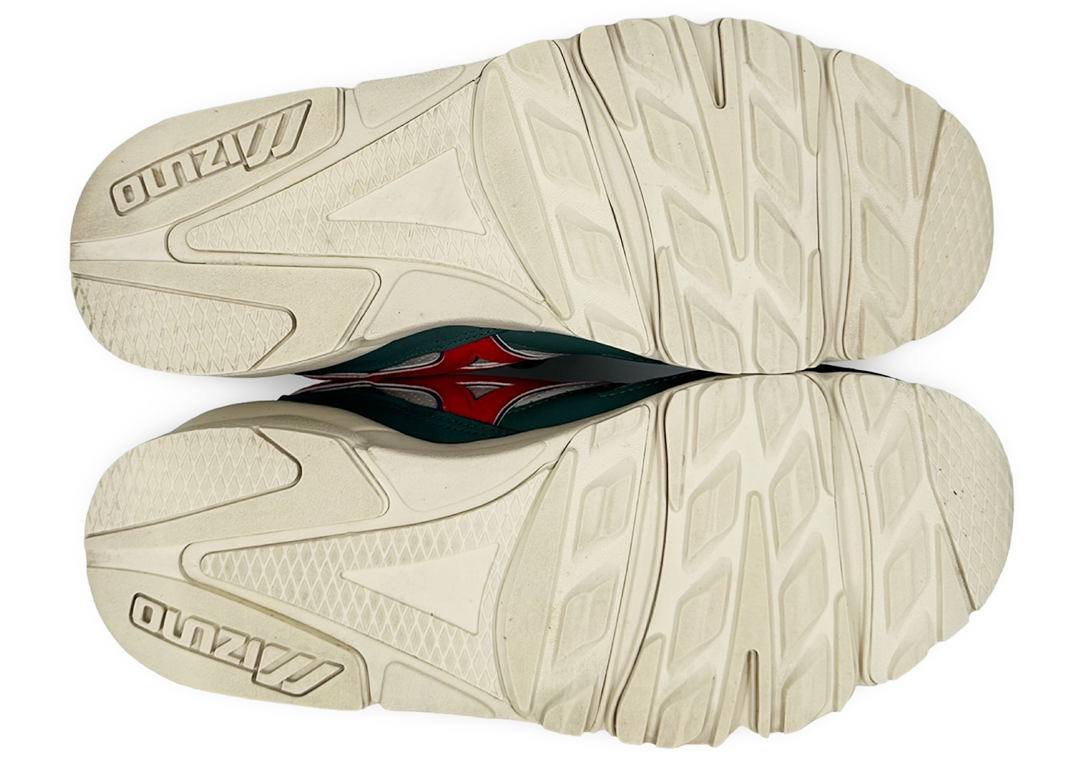 Mizuno Sky Medal Patta Ivory Red Green