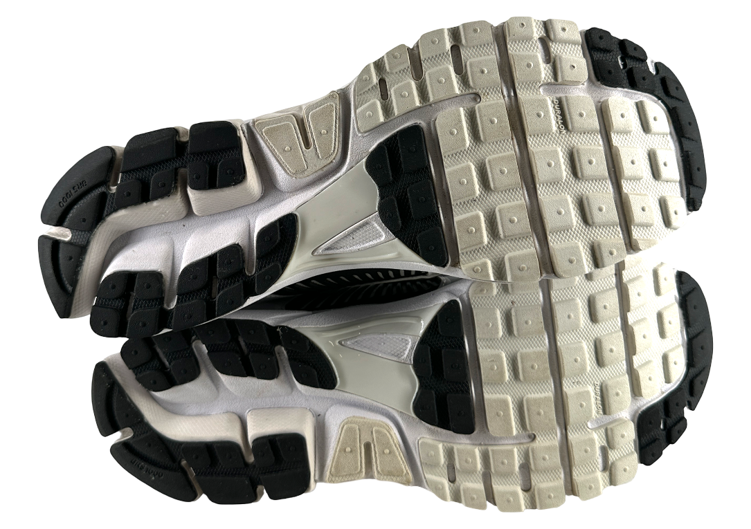 Nike Zoom Vomero 5 White Black